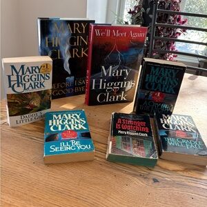 7 Mary Higgins Clark Novels. New York Times bestsellers. Popular suspense novels